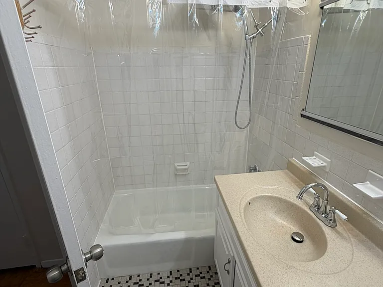 39 E 39th St #2L — Photo 29