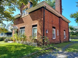 8 Cedar St #2, Saugerties, NY 12477