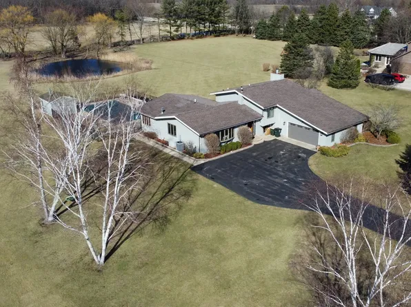 41870 N Pedersen Dr S, Antioch, IL 60002