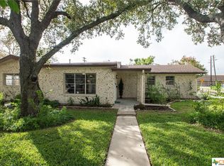 1401 E Polk Ave, Victoria, TX 77901