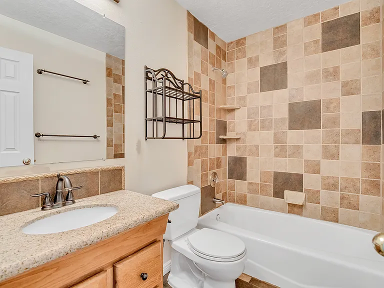 778 S 410 E — Photo 20