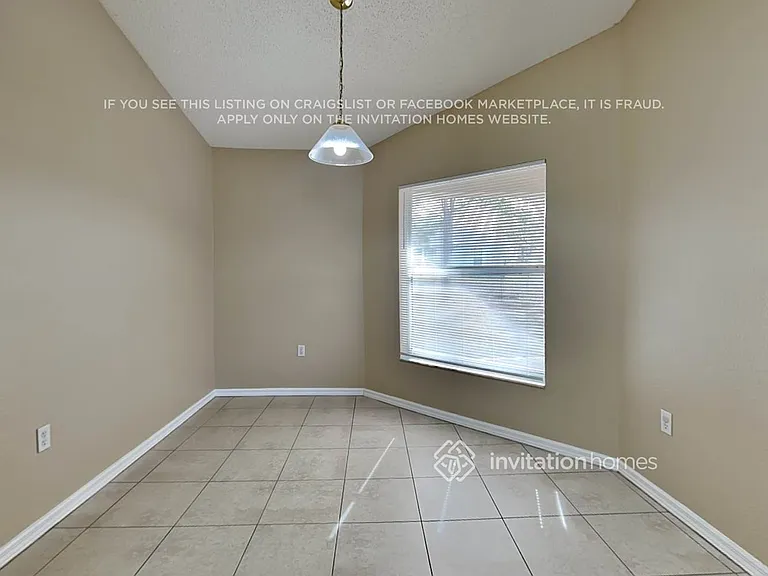 7673 Canterbury Cir — Photo 10