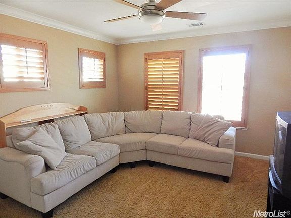 4th image of 950 Jasmine Hollow Dr