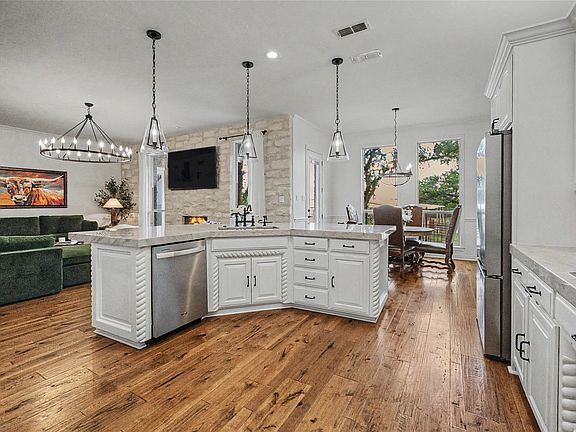 3rd image of 137 Silver Saddle Cir