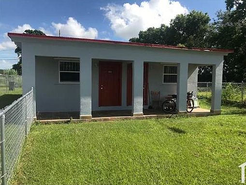 1st image of 906 NW 15th St