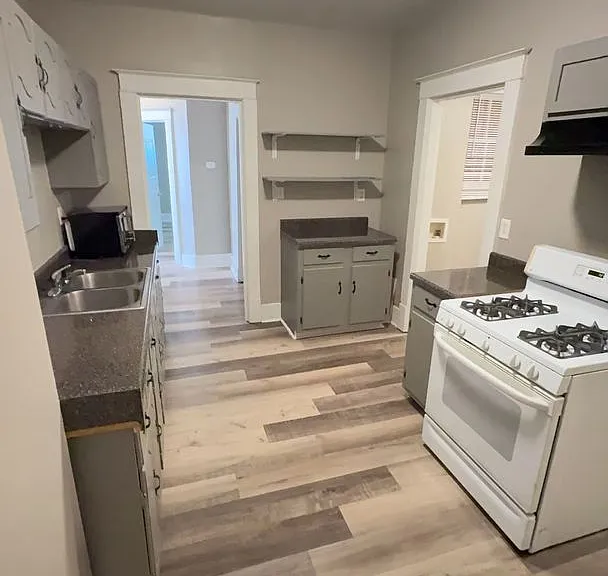 1460 Lyndale Ave — Photo 3