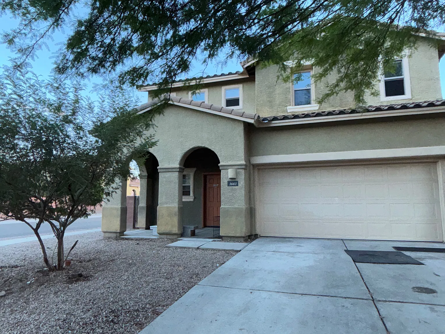 3 bed, 2.5 bath, 1370 sqft, $2,100 — Photo 1