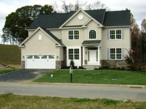 4152 Crescent Dr, Chester Springs, PA 19425