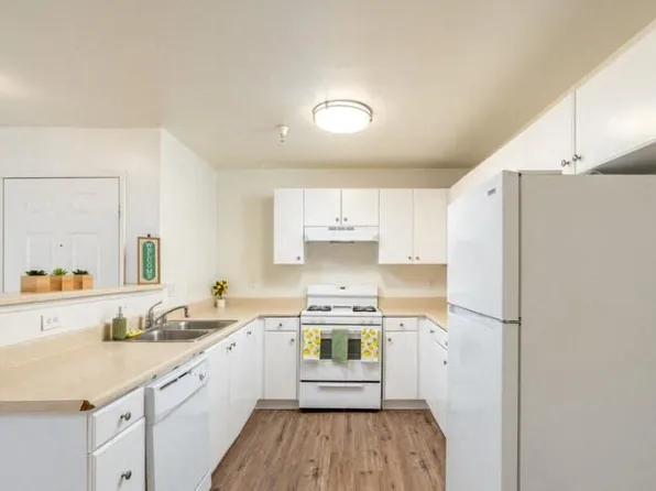 Twin Palm Apartments