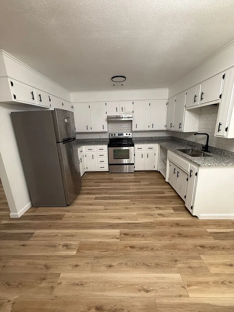 1415 Kyle Road Apt. 5 — Photo 1