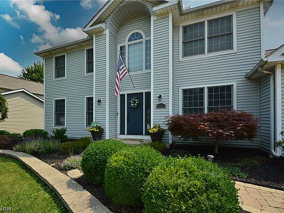 3rd image of 6829 S Camelot Dr