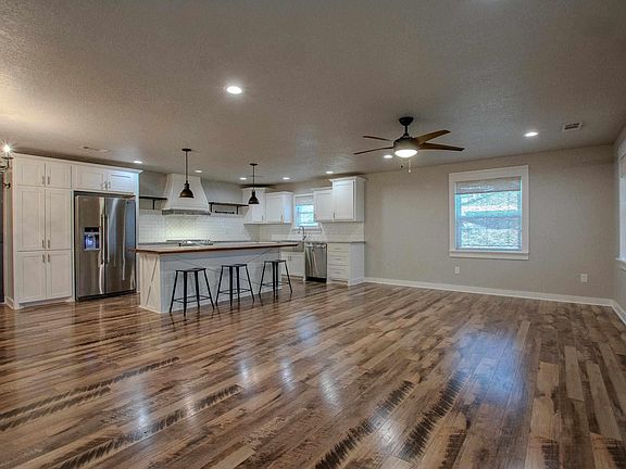 5th image of 1724 Lynnwood Dr