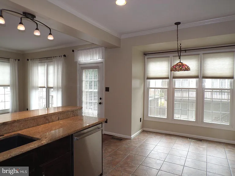 6624 Thurlton Dr — Photo 8