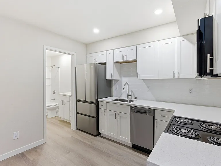 MAGNOLIA WEST APARTMENTS- RIVERSIDE, CA — Photo 47