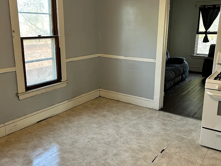 1170 E 60th St #2 — Photo 3