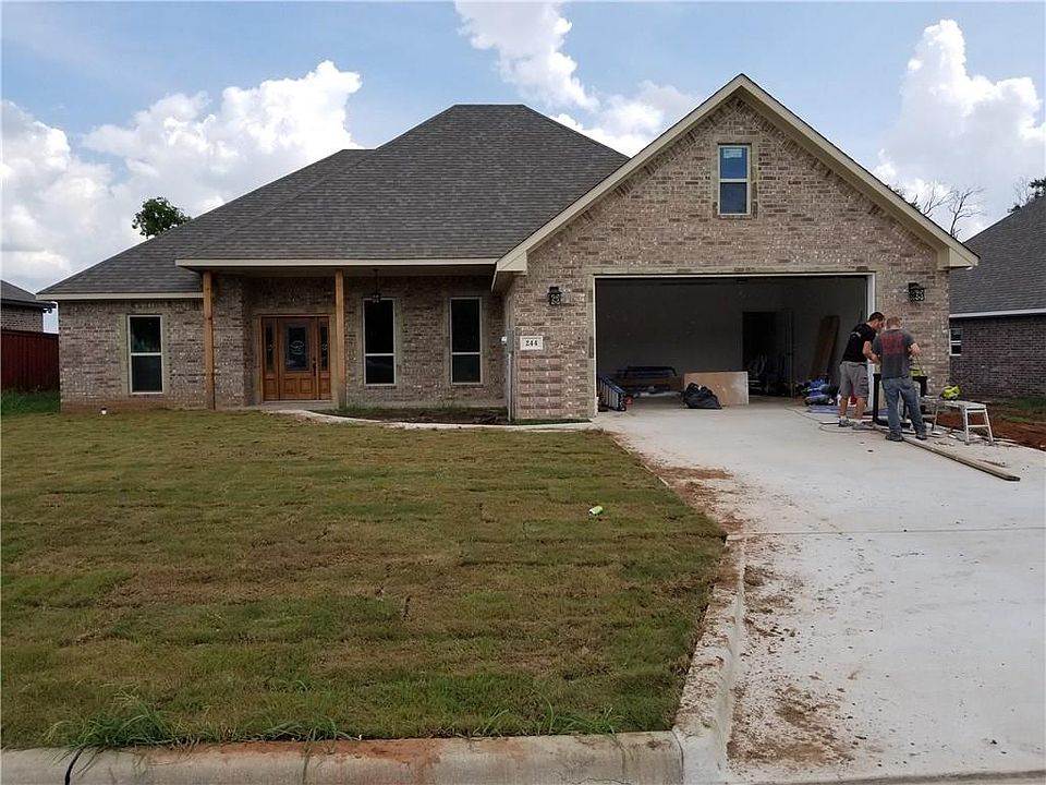 1st image of 244 Bent Oak Dr