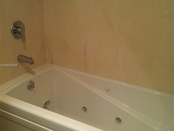 5th image of 2901 S Bayshore Dr APT 8B