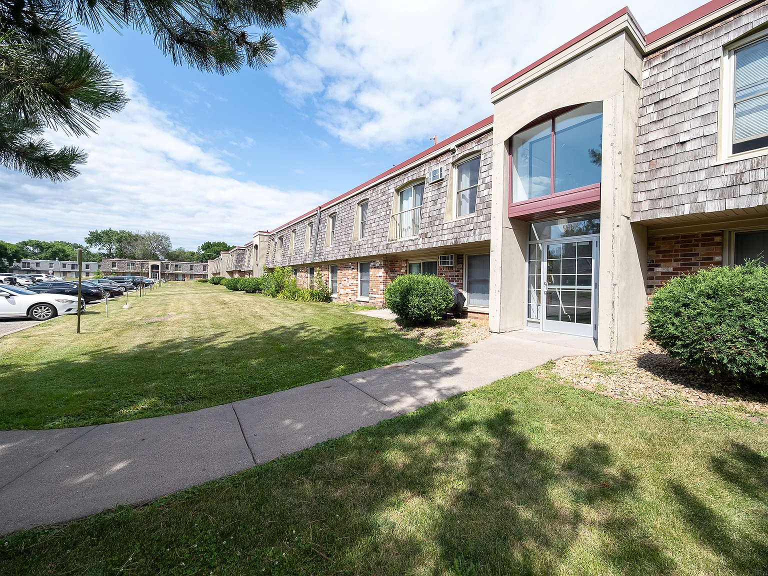 11th Avenue South, Hopkins (917, Unit 2) RS DG1 - 2 — Photo 1