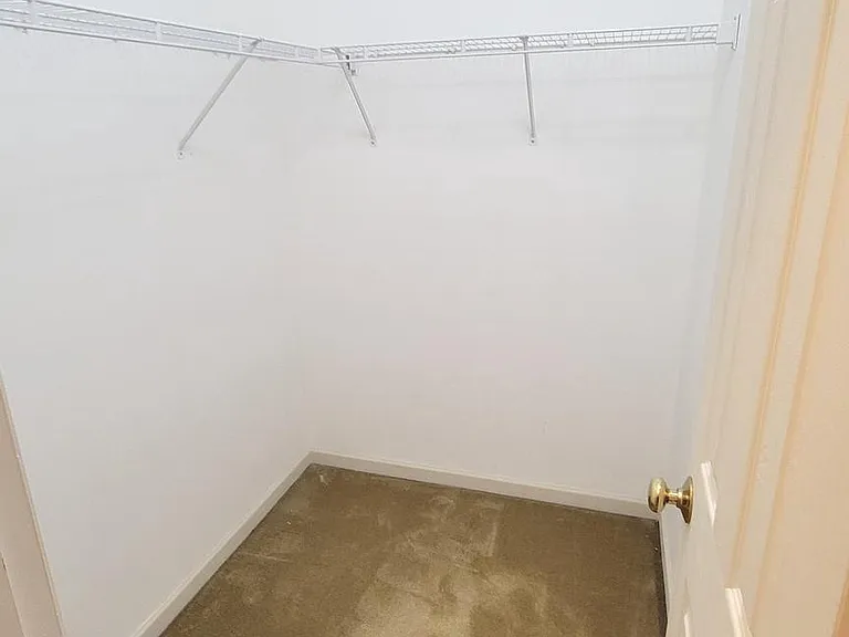 20479 Greymont Ter — Photo 18