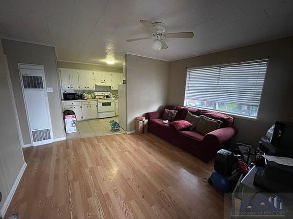 3rd image of 527 Egle St