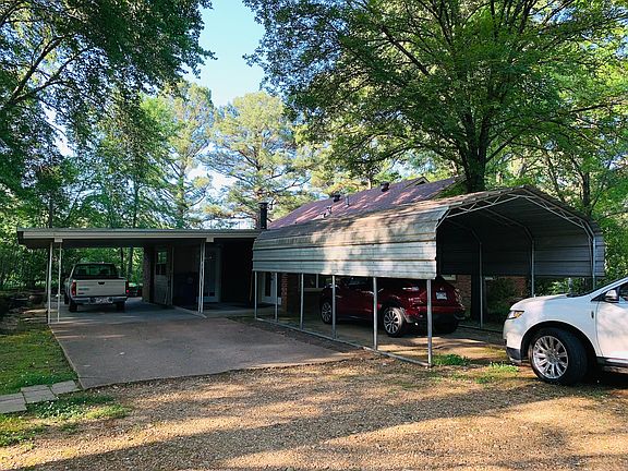 2nd image of 2685 Leslie St