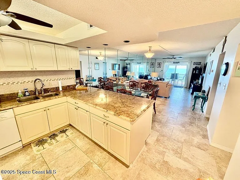 4100 Ocean Beach Blvd #513 — Photo 3