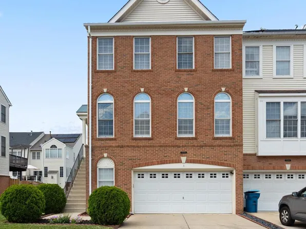 25838 Kirkwood Sq, Chantilly, VA 20152