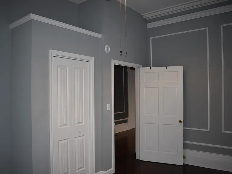 Bedroom & Closet