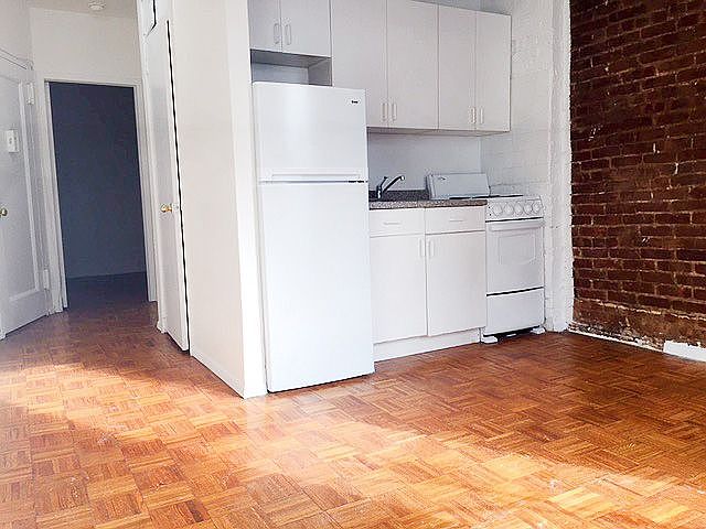 1st image of 107 Thompson St #4CC