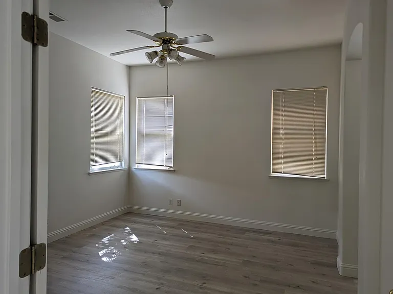 3316 Clearview Ct — Photo 9