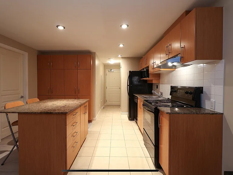 9288 University Cres #3 — Photo 8