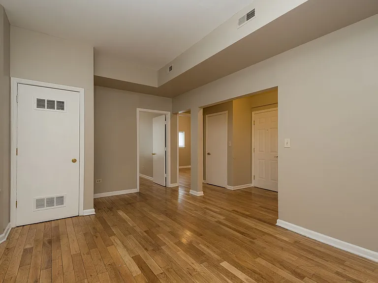 6042 S Prairie Ave #2 — Photo 12