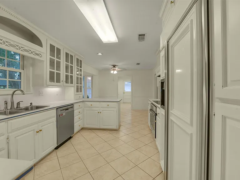 110 Hillcrest Dr — Photo 9
