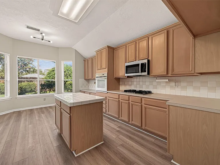 2607 Plantation Hollow Ct — Photo 18