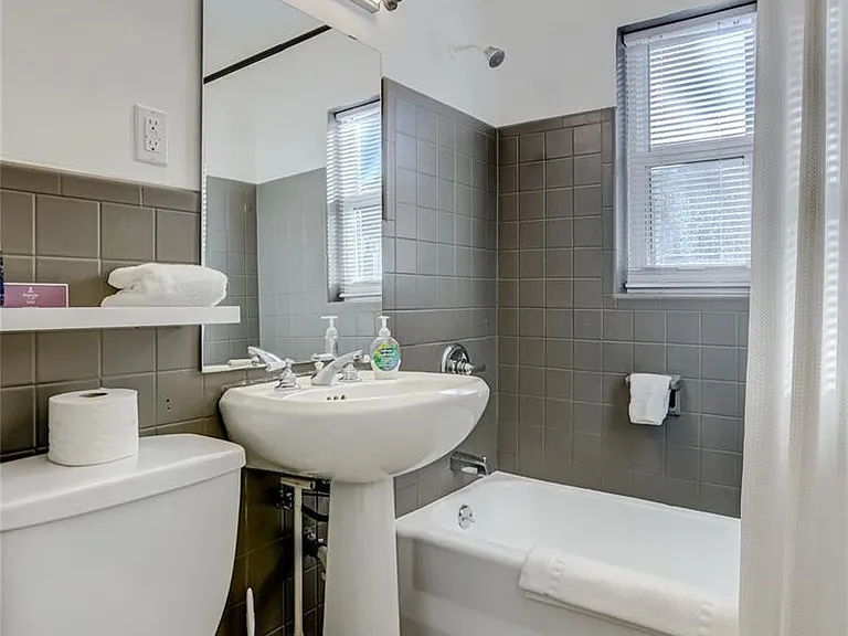 1005 NE 17th Ct — Photo 17