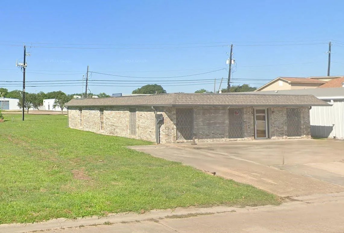 Studio, 1976 sqft, $2,250 — Photo 4