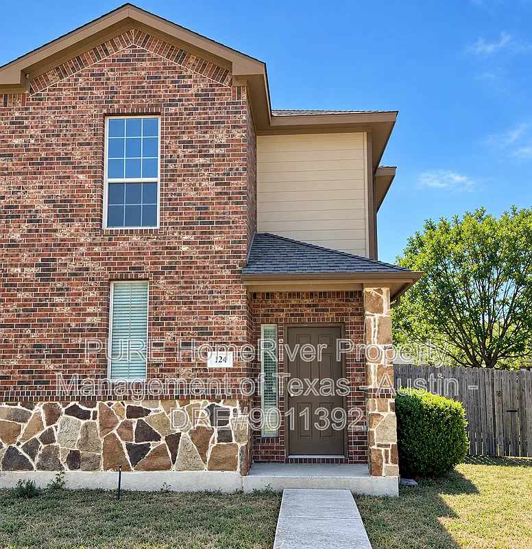 3 bed, 2.5 bath, 1351 sqft, $1,645 — Photo 1