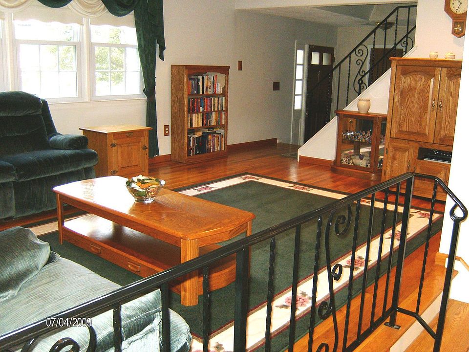 2nd image of 476 Flock Rd