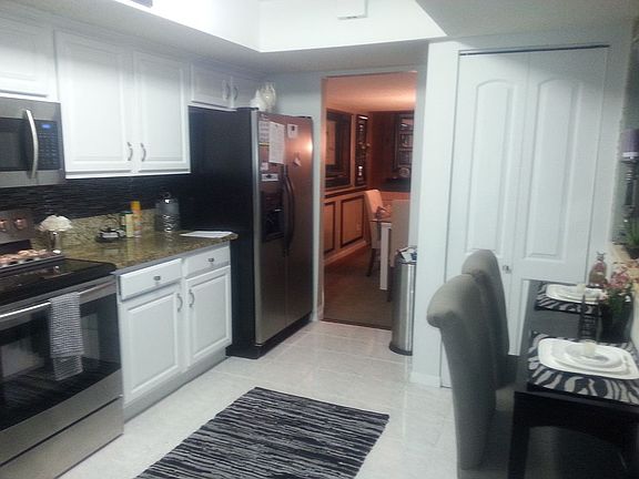 Kitchen - light and bright!