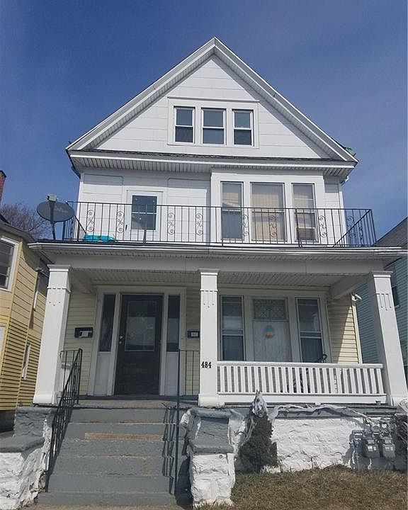 1st image of 484 E Ferry St