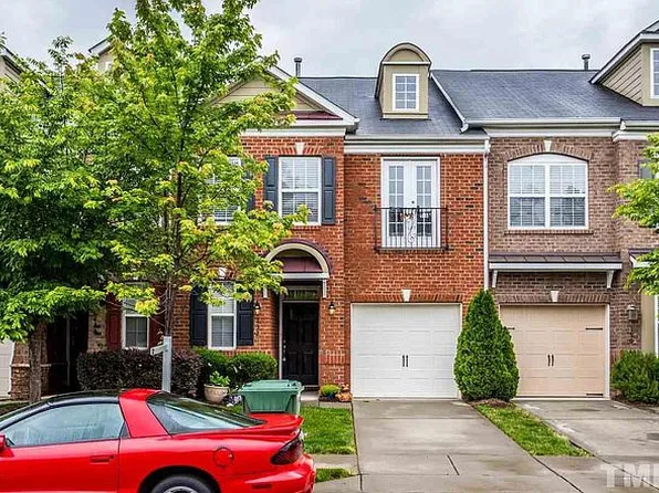 132 Longchamp Ln, Cary, NC 27519