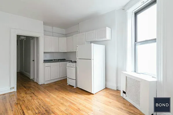 Rented by Bond New York | media 25