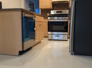 1150 Trapper Ln, Pocono Summit, PA 18346