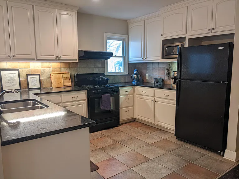 3404 Hollywood Ave — Photo 6