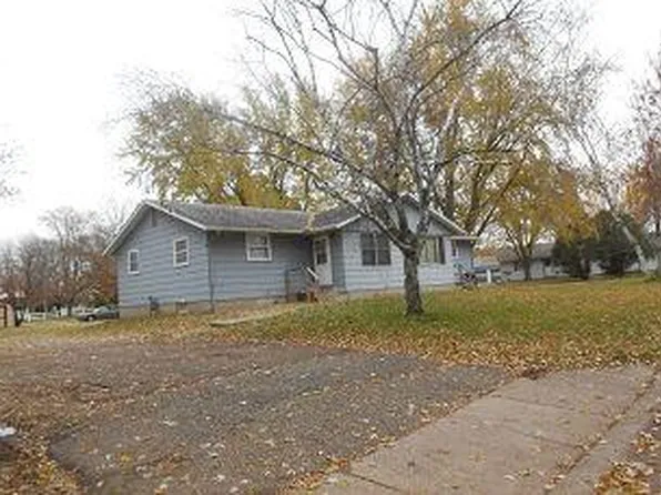 159 Longcor Ave APT B, Red Wing, MN 55066