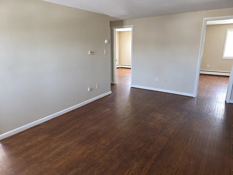 5 E Monument Ave — Photo 3