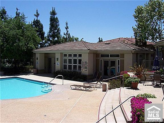 4th image of 277 Woodcrest Ln