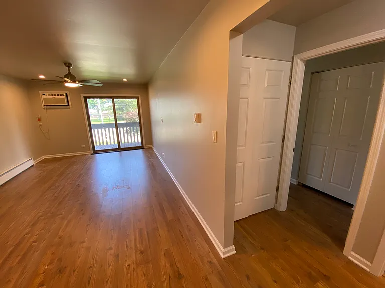 121 S Washington St #7 — Photo 3