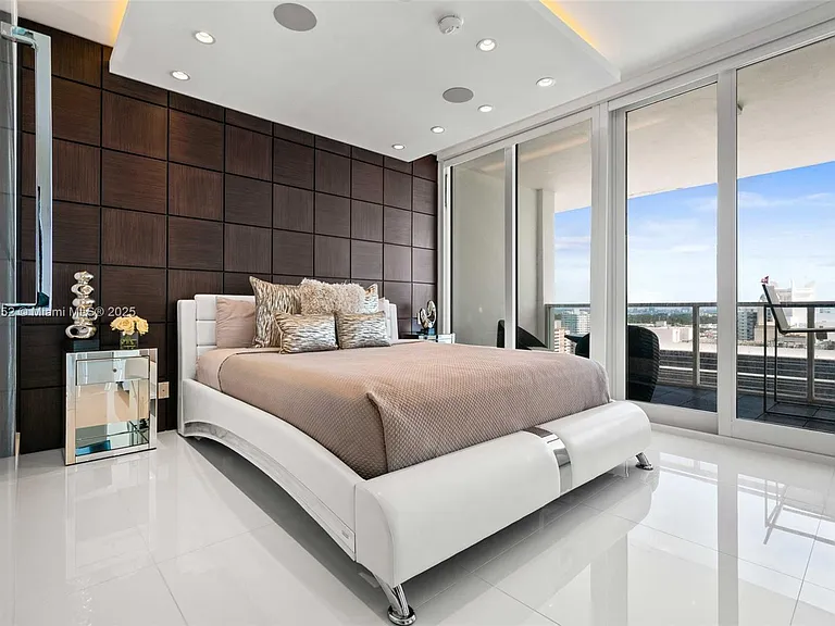100 Lincoln Rd #Penthouse 6 — Photo 3