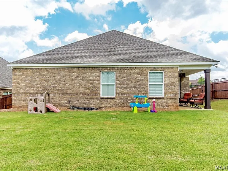 1123 Benjamin Way — Photo 31